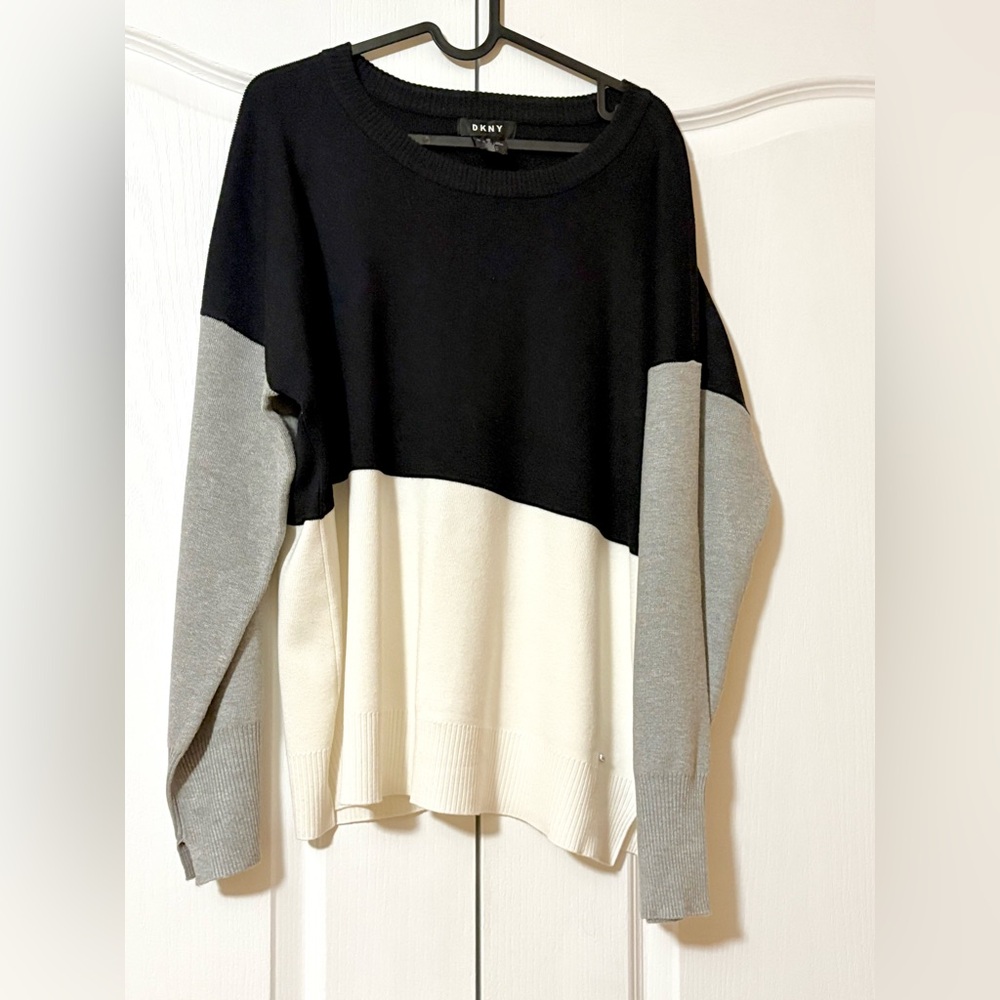 DKNY Colorblock Sweater in Black, Gray, and White Size XL